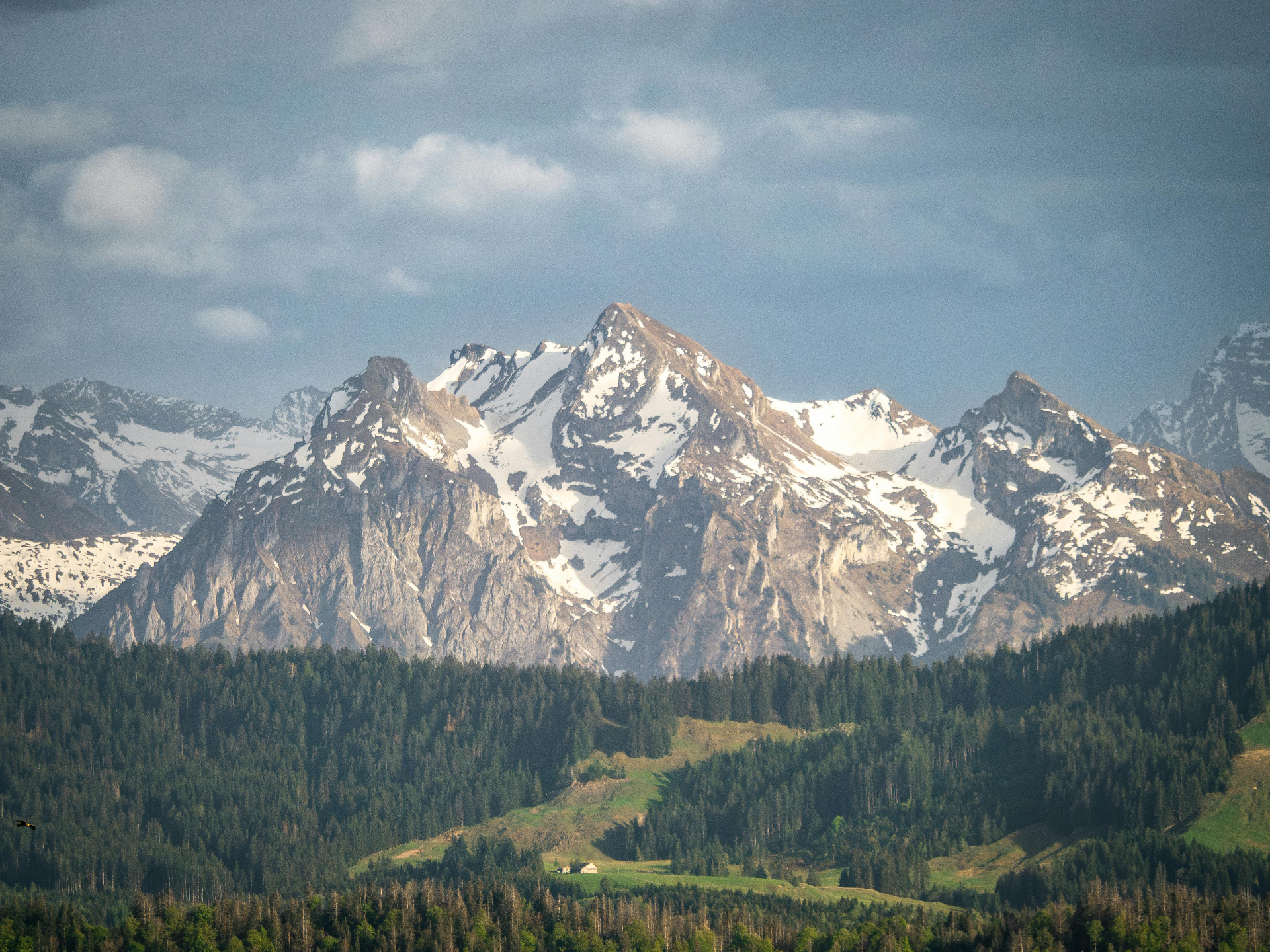 Schneebedeckte Alpengipfel